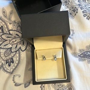 Teardrop, diamond earrings, teardrop necklace.